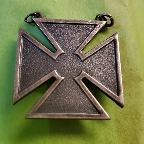 Vintage WWII US Army sterling silver iron cross badge - Picture 2 of 5